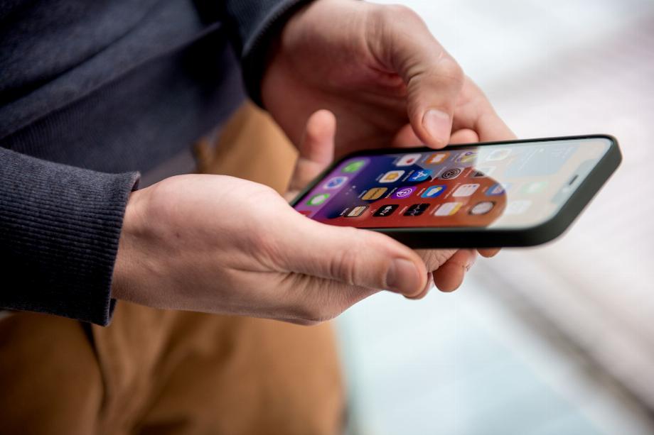 Les iPhones sont les favoris de milliers d'utilisateurs à travers le monde (Photo : dpa-tmn)