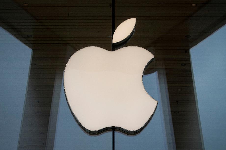 Logo Apple sur l'Apple Store de New York (REUTERS/Brendan McDermid/File Photo)