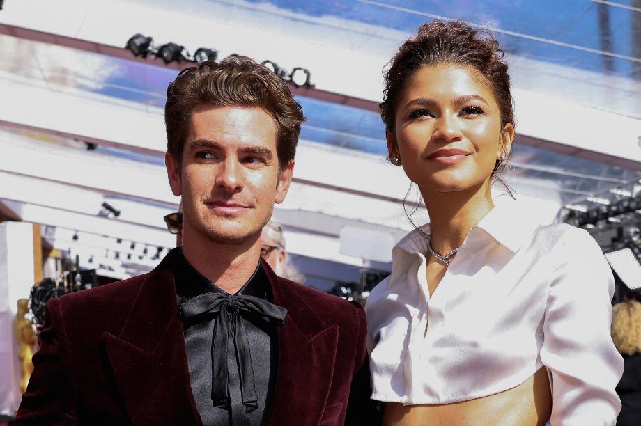 Zendaya et Andrew Garfield sur le tapis rouge (REUTERS/Mike Blake)