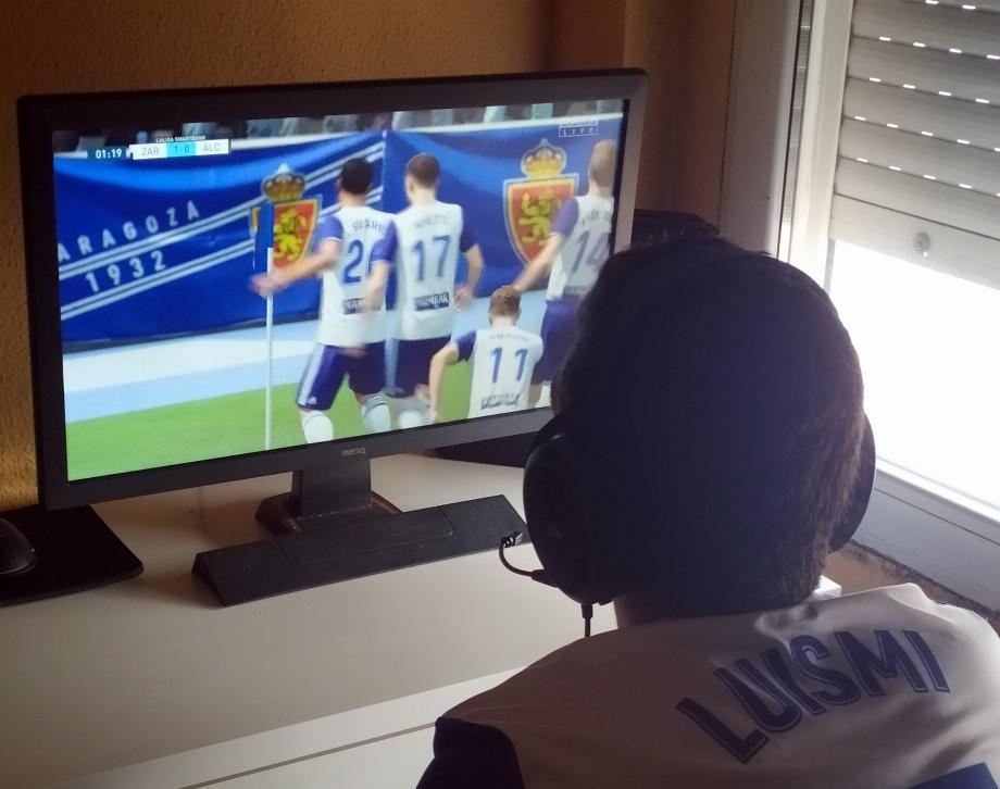 Plus de 8 internautes sur 10 âgés de 16 à 64 ans déclarent jouer à des jeux vidéo sur n'importe quel appareil dans le monde. (EFE/Luis Miguel Morales)