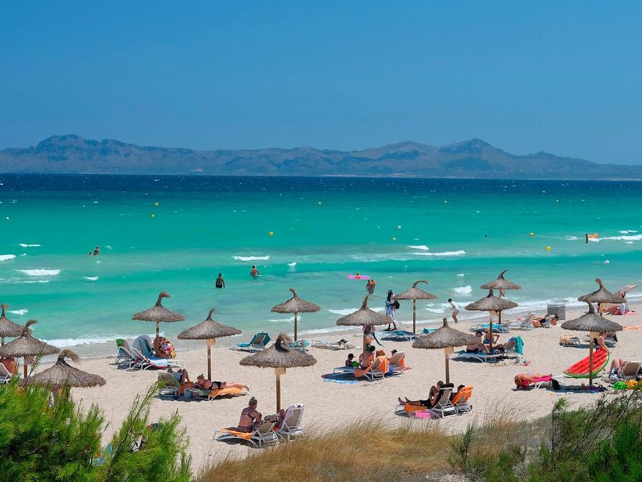 Il y a ceux qui ne débranchent pas leurs appareils lorsqu'ils partent en vacances (Photo : EP)