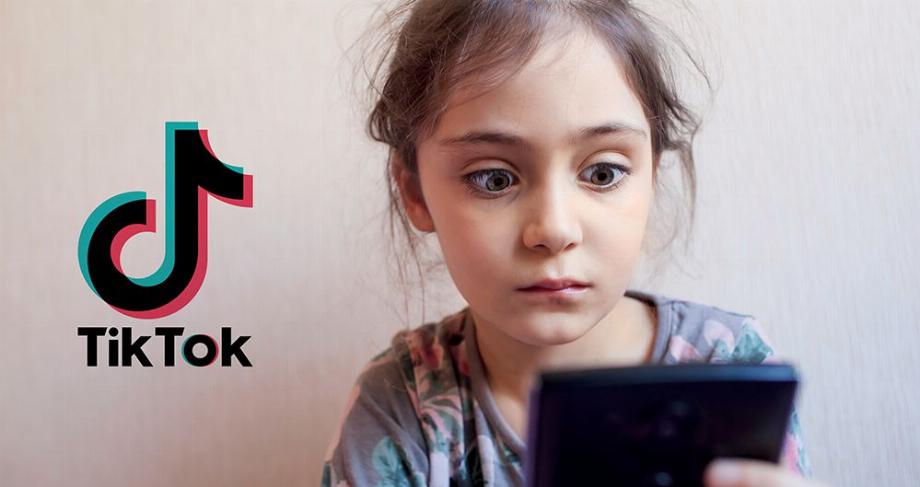 TikTok et pornographie, la nouvelle tendance que les enfants voient sur le réseau social. (photo : week.com)