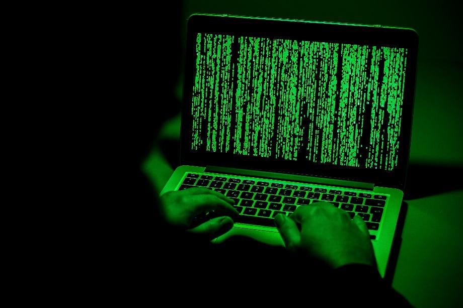 Les attaques par force brute sont connues comme des tentatives de deviner un mot de passe ou un nom d'utilisateur, ou une clé, en utilisant une technique d'essai et d'erreur (EFE/Sascha Steinbach)