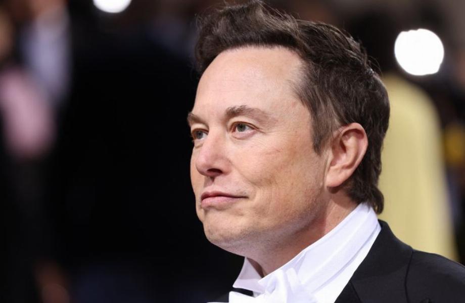 Elon Musk au Met Gala à New York (REUTERS/Andrew Kelly)