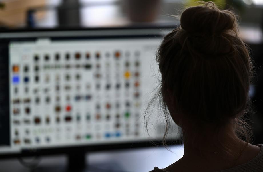 Les enfants peuvent être victimes d'abus sur Internet (Photo : Arne Dedert/dpa)