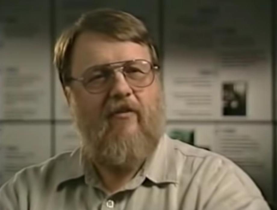 Raymond Tomlinson (Capture d'écran de la chaîne YouTube de Technogeiser)