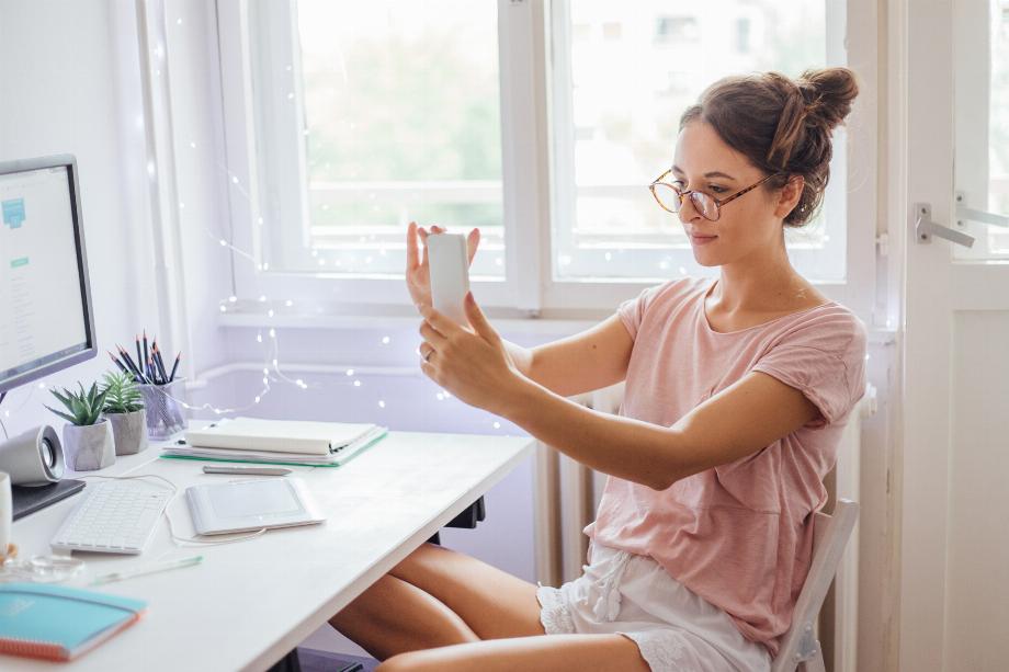 Pour commencer à créer du contenu, vous devez avoir au moins un téléphone et un microphone
