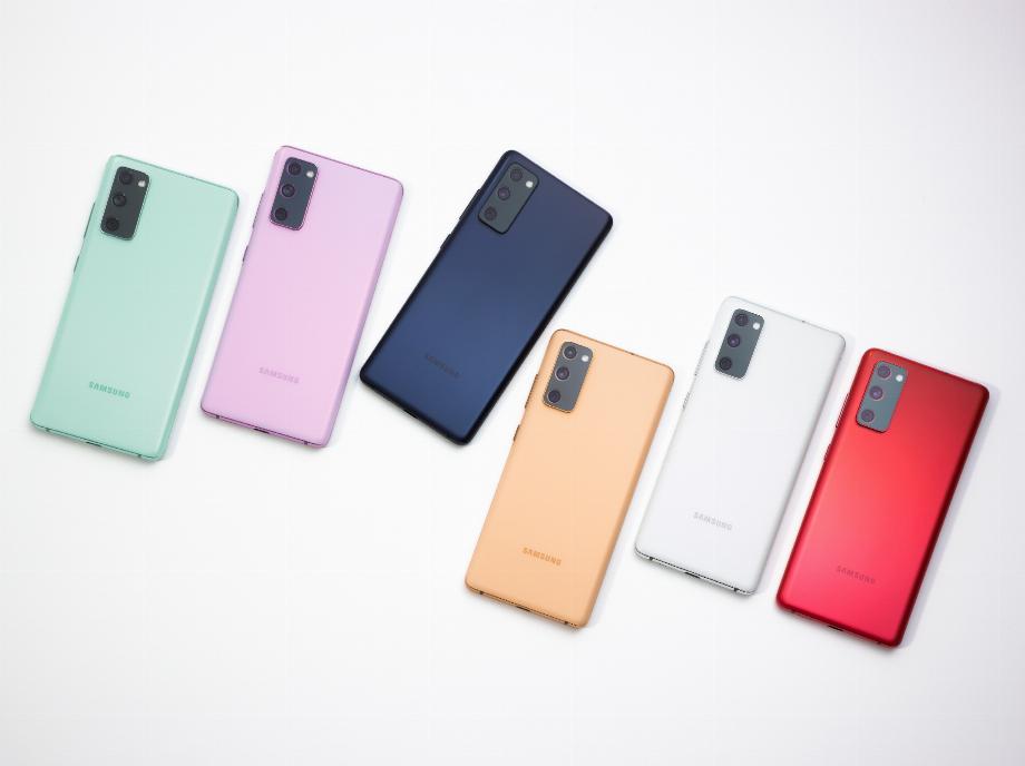 Le Samsung Galaxy était vendu en différentes couleurs.
