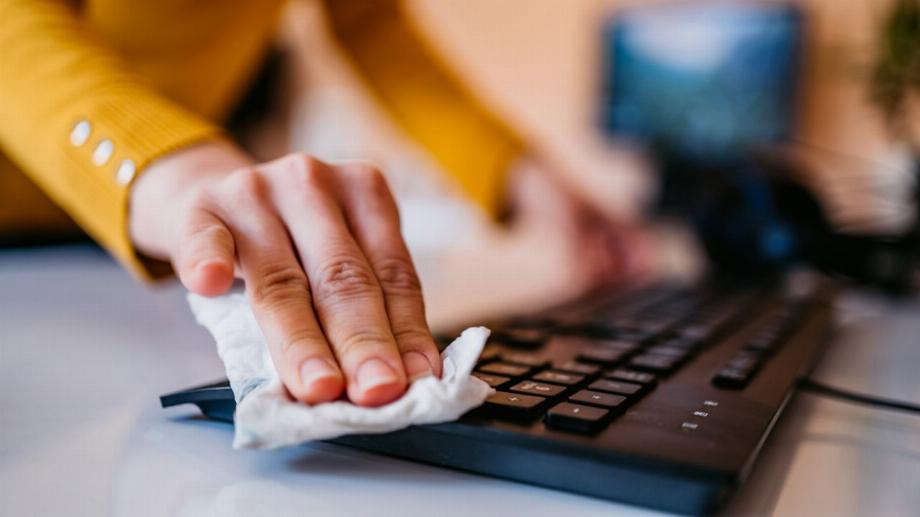 Nettoyez correctement un clavier d'ordinateur. (photo : Homemania)