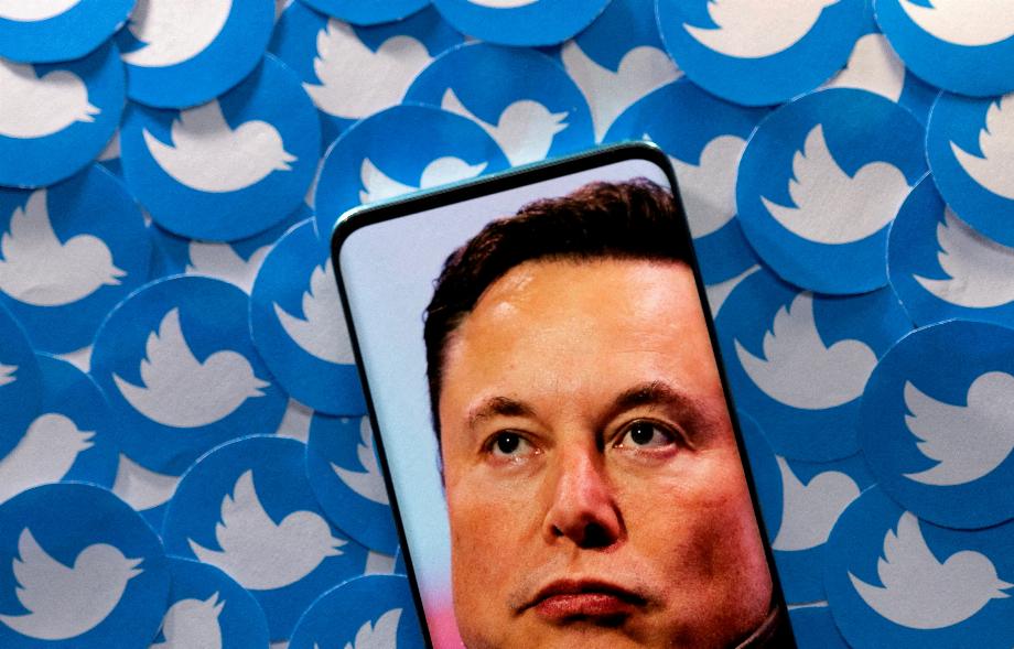 Musk a accusé la société de ne pas se conformer à sa demande de données sur les comptes de spam (REUTERS/Dado Ruvic/Illustration/File Photo/File Photo)