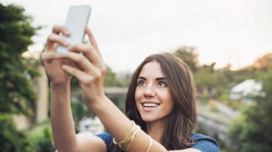 Conseils pour la Journée mondiale du selfie. (photo : LOS40 Chili)