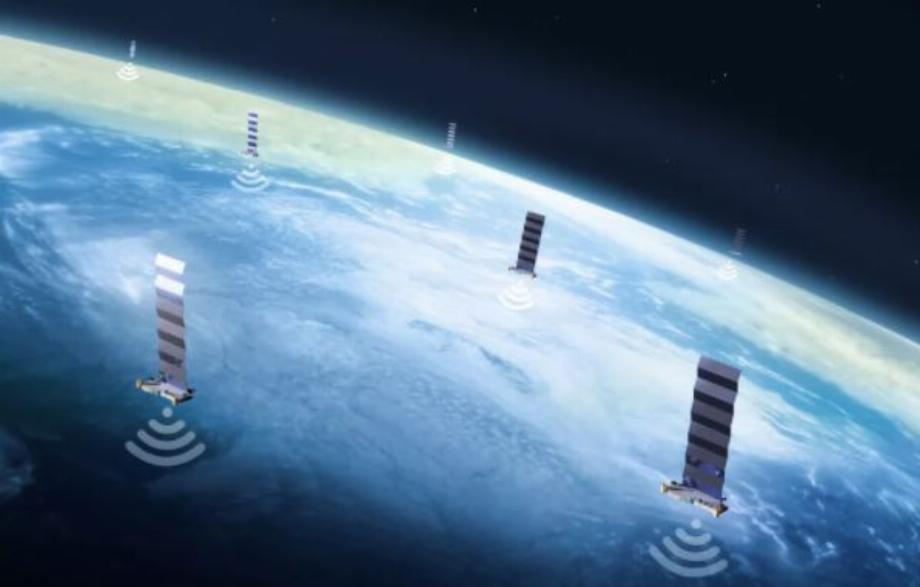 Starlink espère lancer 12 000 satellites en orbite pour couvrir toute la planète d'ici la fin de cette décennie.