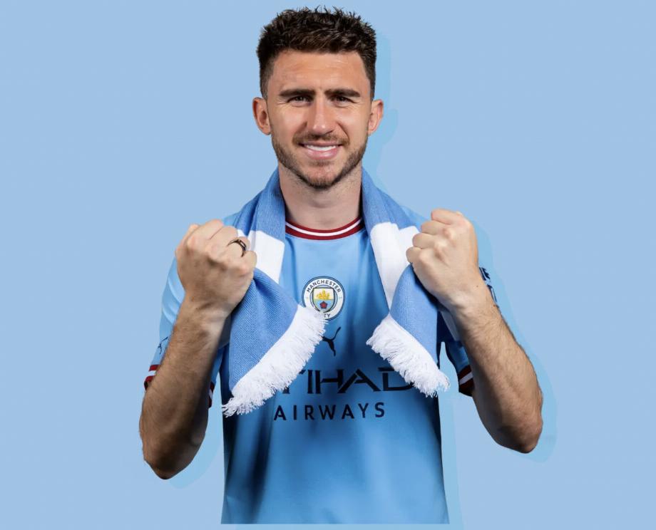 Aymeric Laporte, joueur de Manchester City avec le foulard intelligent. (photo : mancity.com)