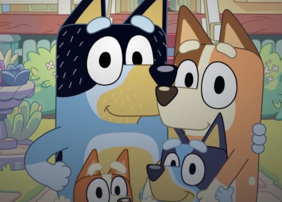 Bluey, est une série d'une famille de chiens. (Disney Plus)