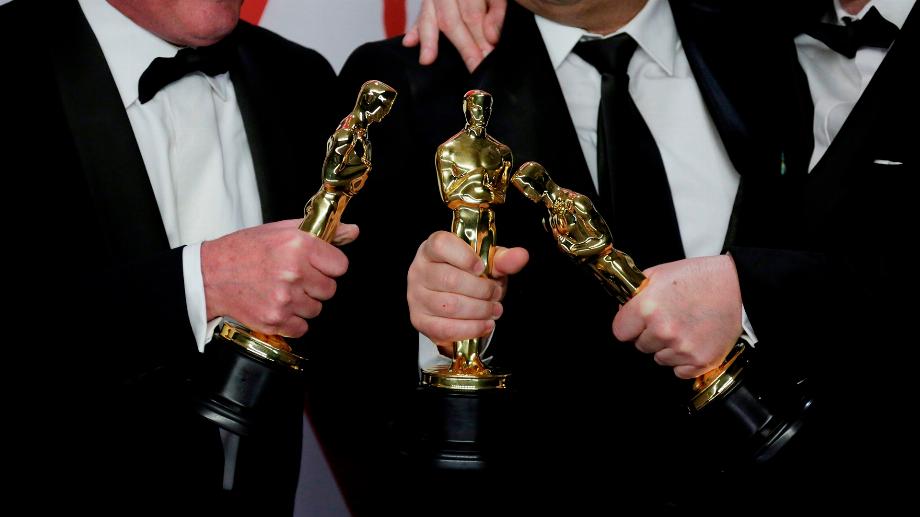 Netflix a un total de 480 nominations pour divers prix, dont 204 ont été remportés, dont 16 Oscars et 12 Golden Globes.