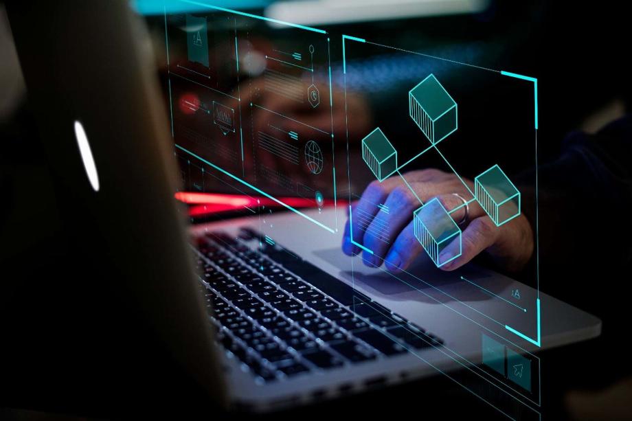 L'un des outils essentiels pour les entreprises aujourd'hui est le Cloud, qui stocke, gère, organise et protège vos informations sur Internet. (Andin)