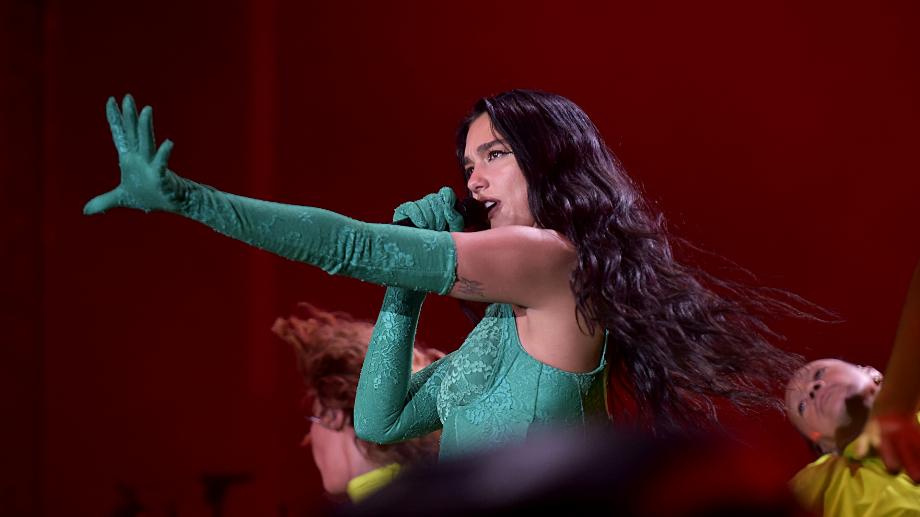 La chanteuse Dua Lipa est arrivée en Argentine pour donner deux concerts au Campo Argentino de Polo et sa présence a ému ses fans. (Crédit : Gustavo Gavotti)