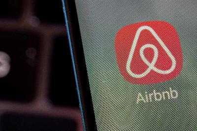 Airbnb utilise un outil de traduction automatique pour afficher les annonces et les avis