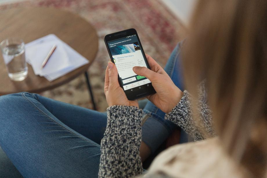 Les réseaux sociaux ont un autre rythme qui change les rôles de ceux qui étaient jeunes.