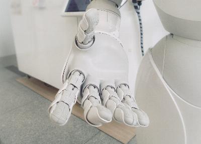 Les robots contrôlés en réalité virtuelle qui seraient des médecins de guerre
