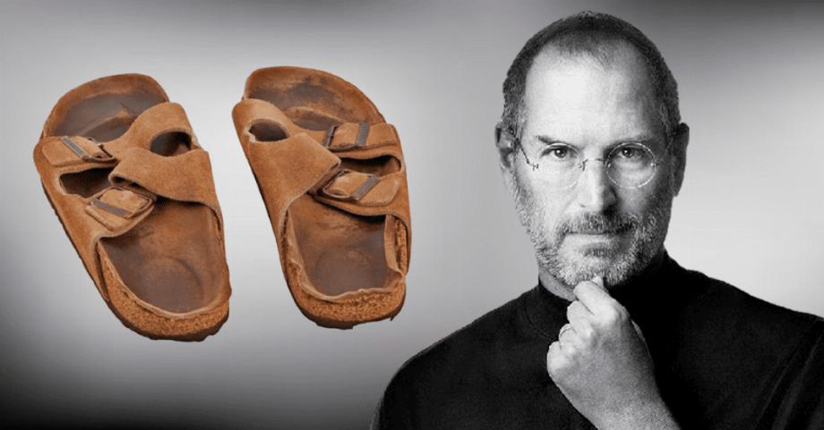 Steve Jobs et ses sandales vendues aux enchères. (photo : Commerce de détail au Pérou)