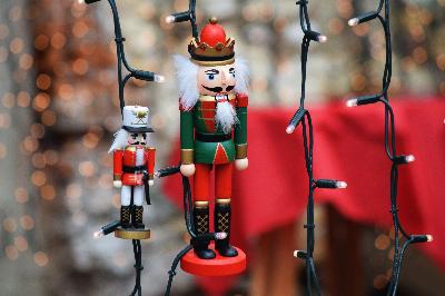 Pourquoi les lumières LED sont-elles utilisées maintenant pour Noël et non les traditionnelles ?