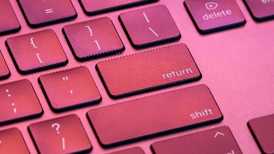 Quelles sont les différences entre les boutons 'retour' et 'entrée' sur le clavier