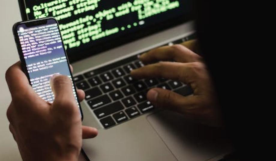 Une nouvelle forme d'attaque vole des données après avoir répondu à un appel ou déverrouillé le téléphone portable.