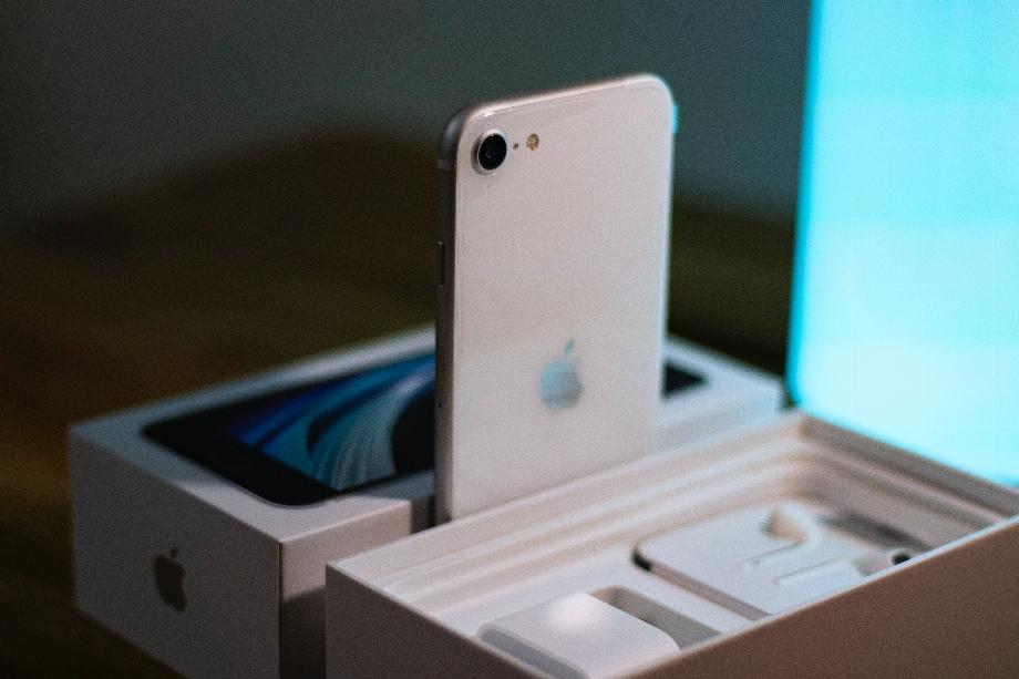 L'iPhone SE pourrait prendre fin en ayant un faible niveau de ventes.