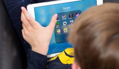 Recommandations pour éviter que les enfants ne tombent dans des pièges Internet pendant les vacances