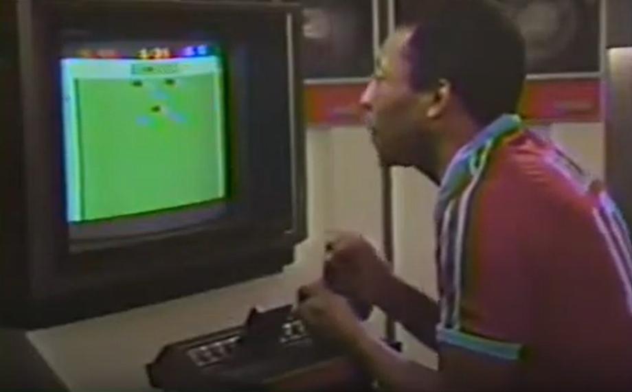 Le premier jeu vidéo qui avait un footballeur sur la couverture.