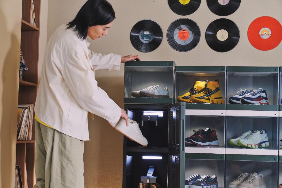 Le LG Styler ShoeCare permet aux gens d'éliminer les mauvaises odeurs des chaussures après les avoir portées. (LG)
