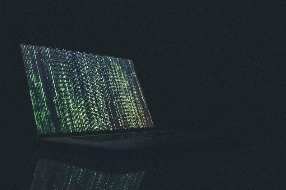 Grâce à l'intelligence artificielle, les criminels peuvent facilement créer du code malveillant.