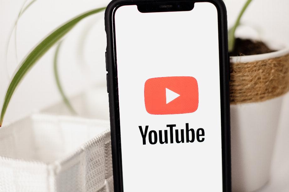 Selon le Wall Street Journal, l'application proposera une télévision en streaming gratuite et financée par la publicité.