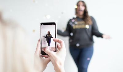 Être youtubeur ou influenceur : les carrières qui intéressent le plus les Latinos