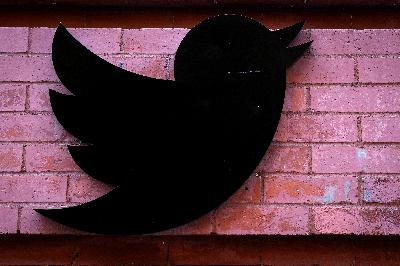 Twitter vend aux enchères la statue de son logo pour plus de 15 000 dollars