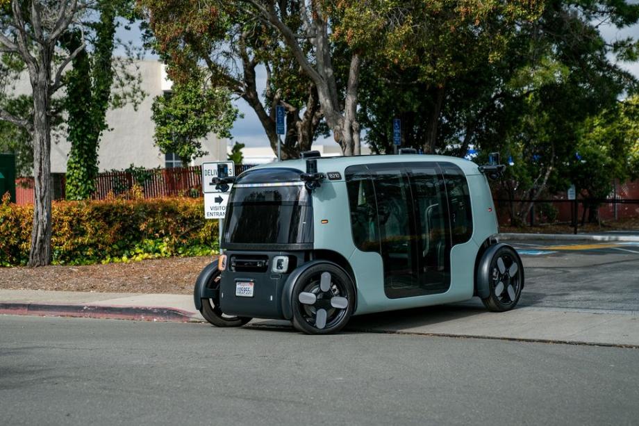 La voiture autonome de l'entreprise peut transporter jusqu'à quatre passagers et sert pour l'instant de transport interne dans l'entreprise.