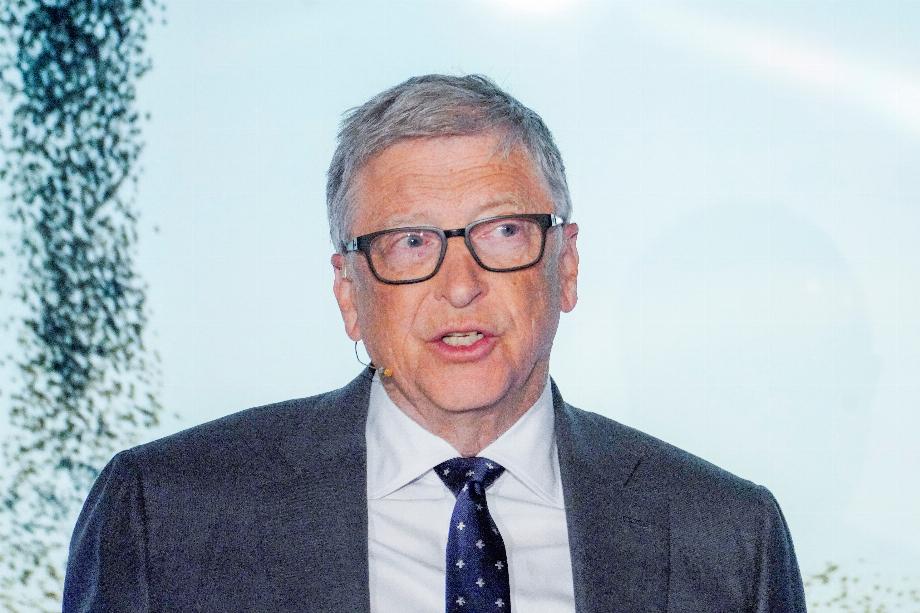 Bill Gates pense que l'intelligence artificielle peut profiter aux gens et aider à réduire le nombre d'heures de travail actuellement travaillées. (NTB/Ole Berg-Rusten via REUTERS)