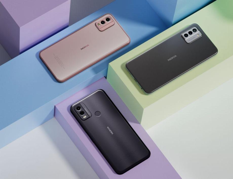 Le Nokia C32 est disponible dans les couleurs anthracite, vert automne et rose plage avec 4/128 Go de stockage.