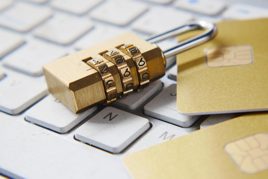 La plateforme assure que l'attaque s'est produite principalement en enregistrant l'utilisation du clavier par les employés. (Déséclabousser)