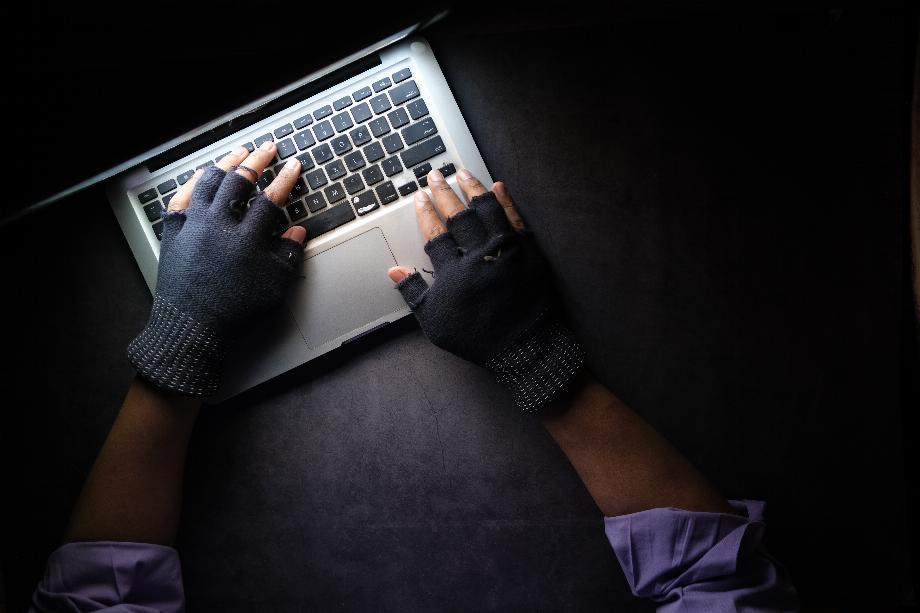 La plateforme assure que l'attaque s'est produite principalement en enregistrant l'utilisation du clavier par les employés. (Déséclabousser)