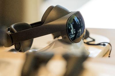 Combien coûtent les lunettes de réalité virtuelle de Meta Quest Pro