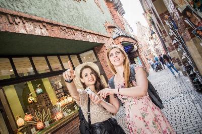 Les cinq destinations que les femmes recherchent le plus sur internet pour voyager