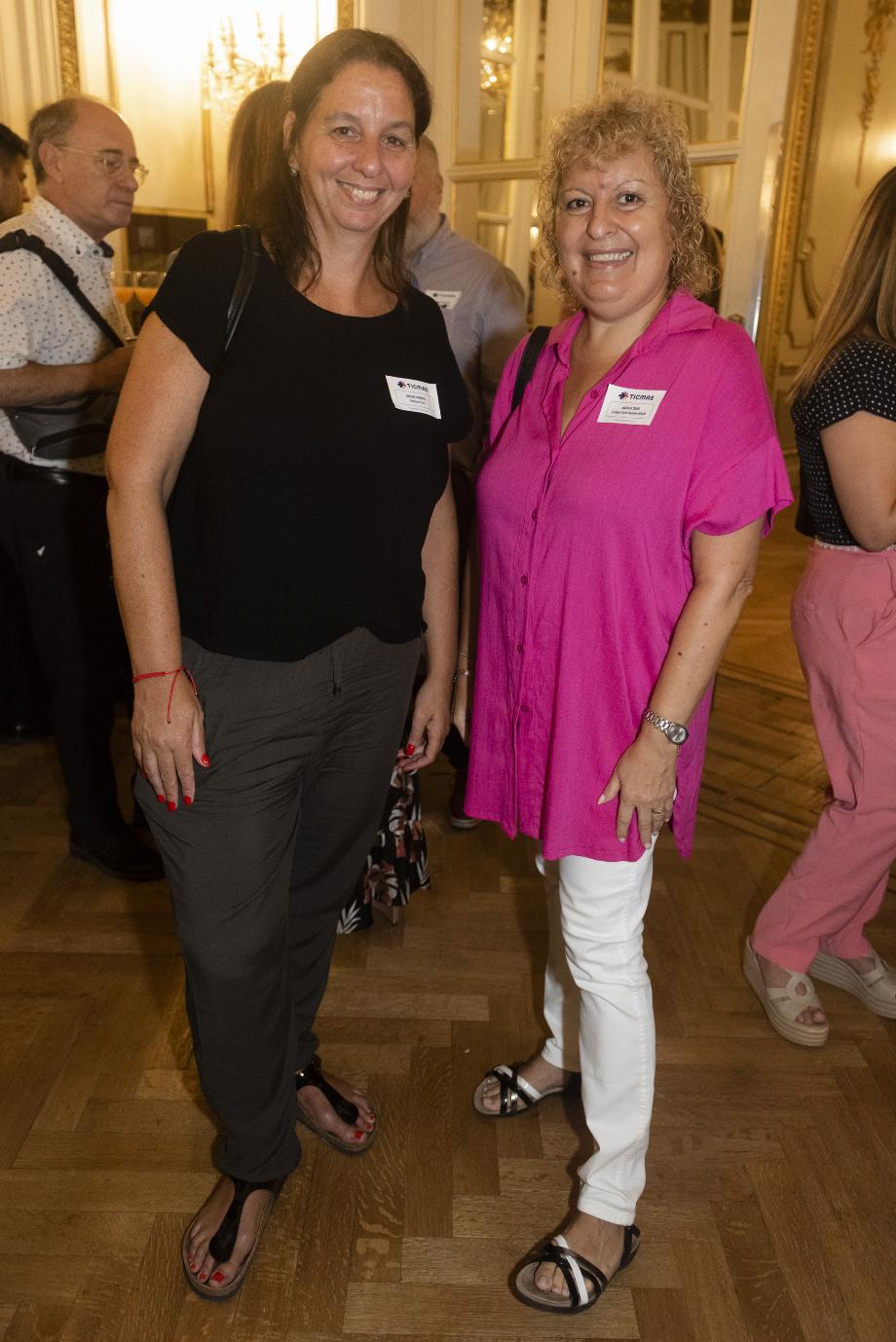 Lorena Karmiol (coordinatrice numérique d'Arlenee Fern) et Mónica Dana (directrice de J.N.Bialik)