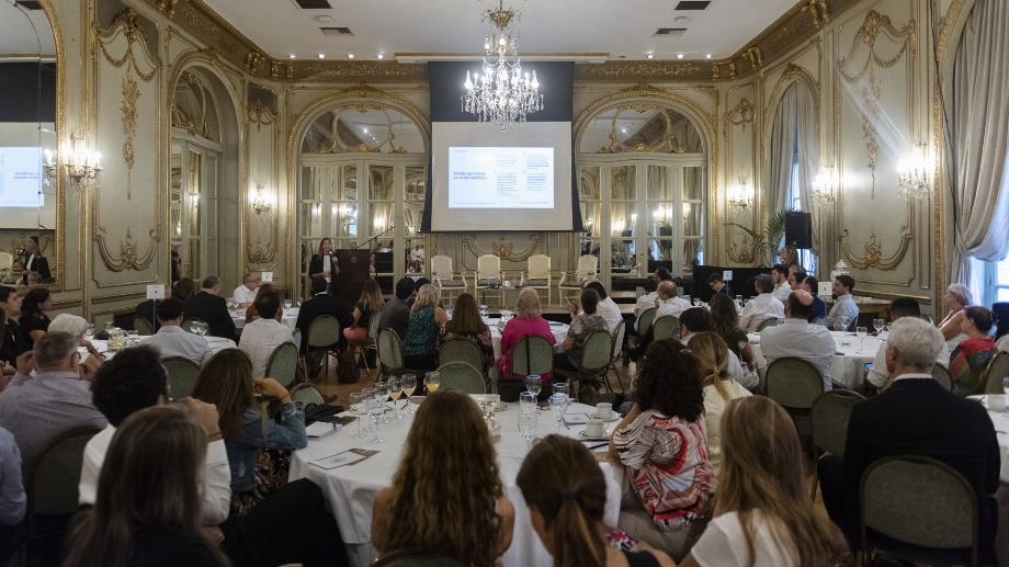 La salle Régence de l'hôtel Alvear Palace a reçu un grand nombre de directeurs d'école