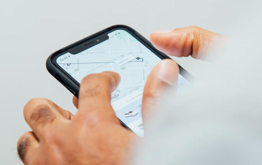 Ces plateformes disposent de services d'urgence pour aider les utilisateurs. (Déséclabousser)
