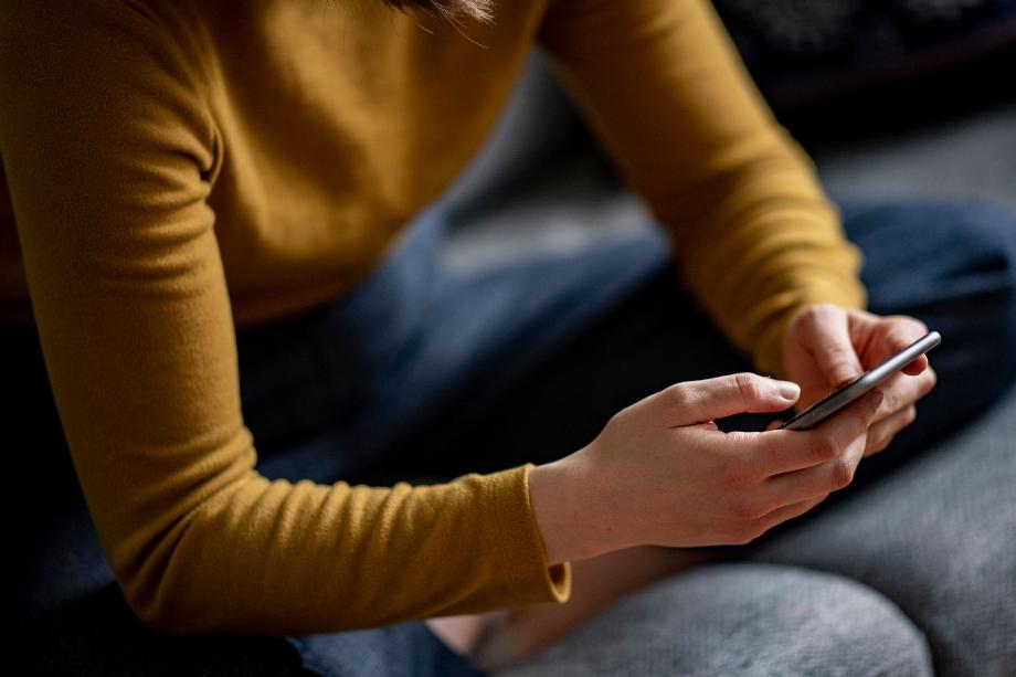 Selon les données fournies, 52 % des jeunes âgés de 15 à 29 ans ont connu un stress plus important et 47 % ont eu des épisodes d'anxiété ou de crises de panique pendant la quarantaine.