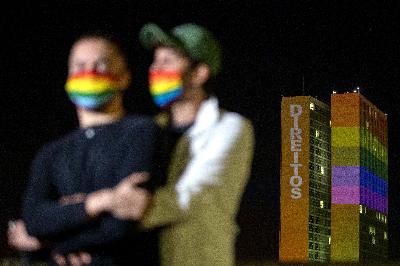 LGBT+ : comment signaler un harcèlement ou une intimidation sur Google, Instagram et Facebook