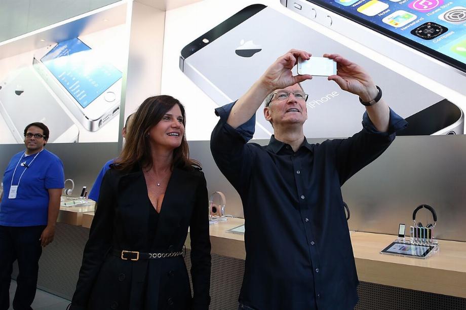 La femme d'affaires est décédée à l'âge de 57 ans, après une longue maladie. Son travail chez Apple a aidé à positionner la marque. (Bloomberg)