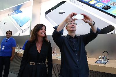 Au revoir à Katie Cotton, celle chargée de garder les secrets d'Apple et de Steve Jobs